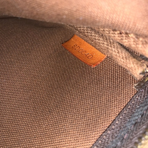 Louis Vuitton Pochette - Picture 8 of 10